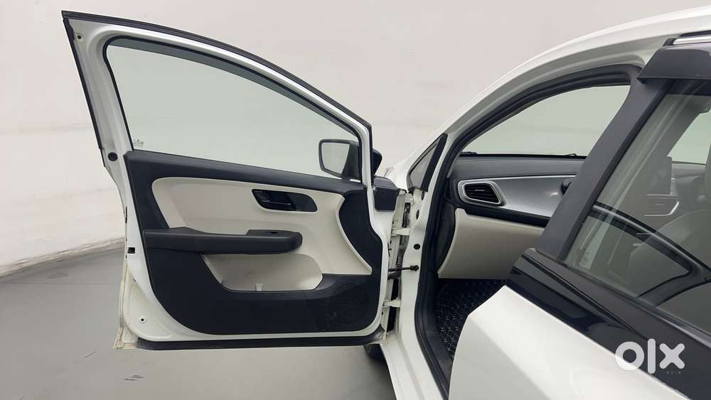 Tata Altroz 1.2 Xm, 2024, Petrol