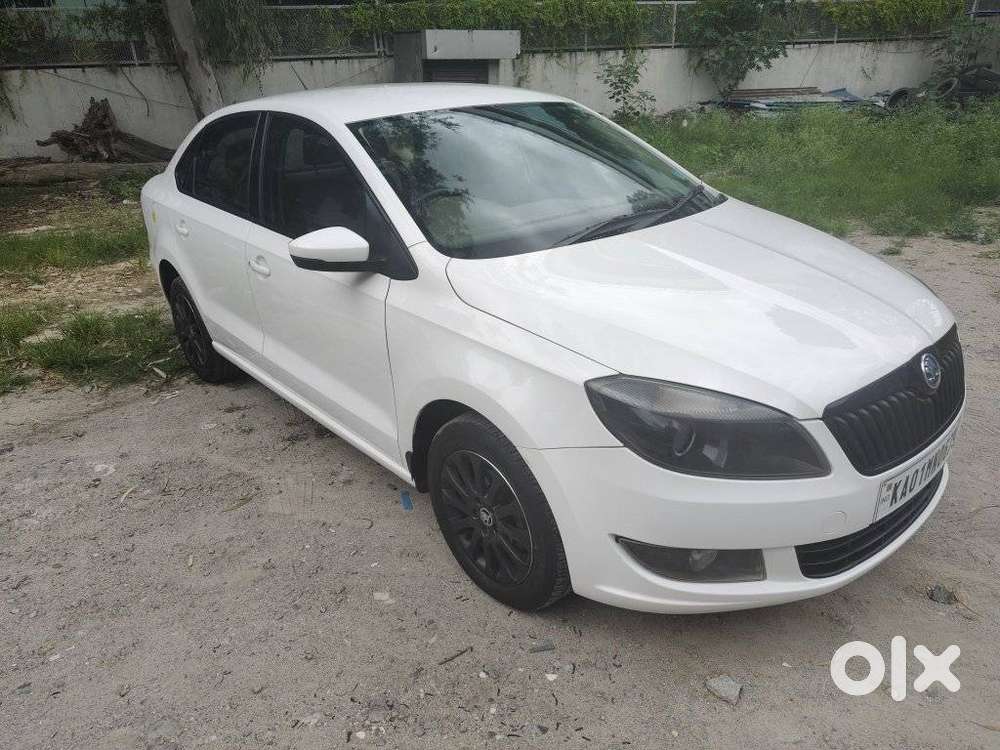 Skoda Rapid 1.6 Mpi At Style Plus, 2015, Petrol