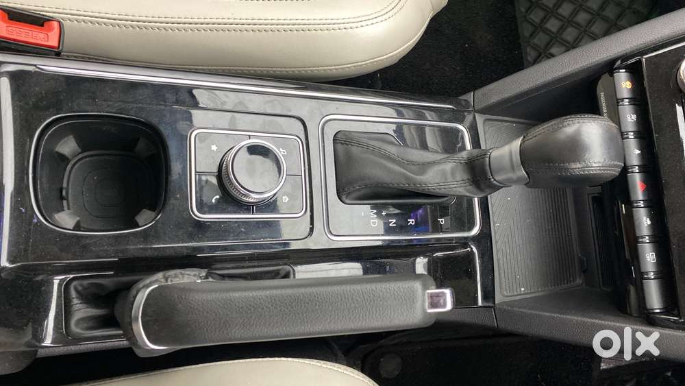 Mahindra Xuv700 2.0 Ax 7 Petrol At Str, 2021, Petrol