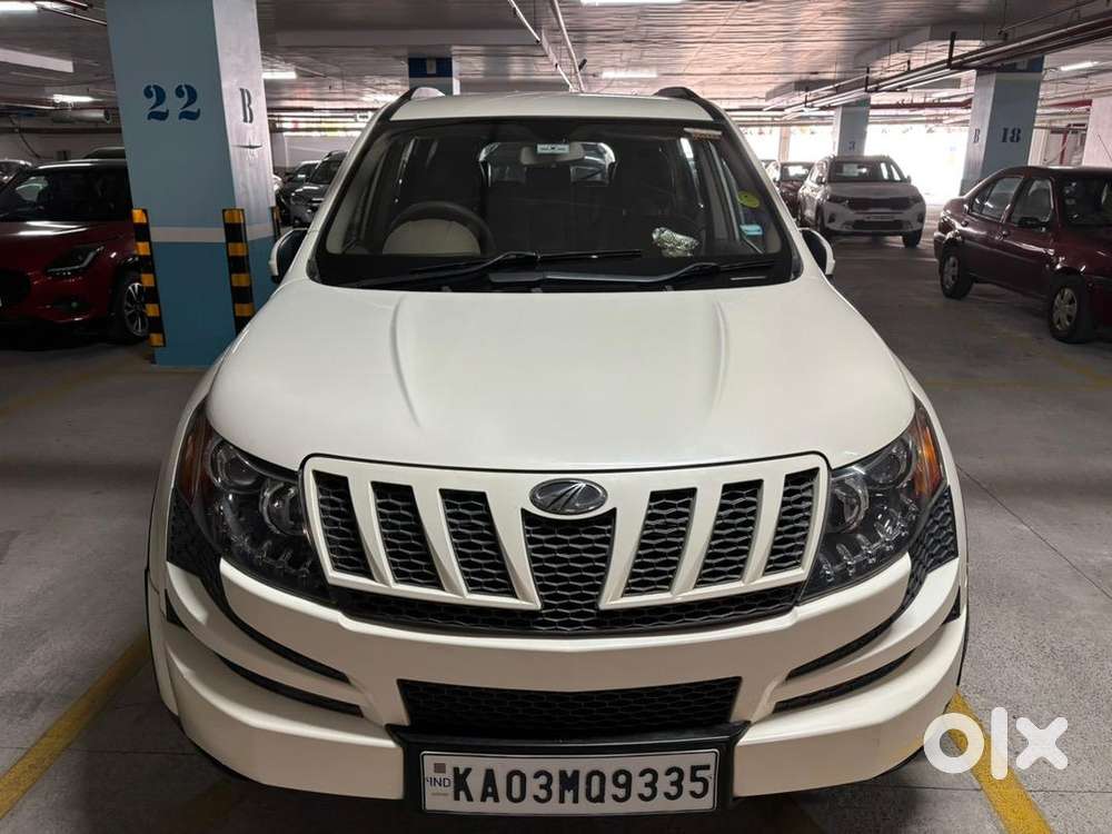Mahindra Pearl White Xuv500 W8 Diesel 2012 For 6 Lakhs