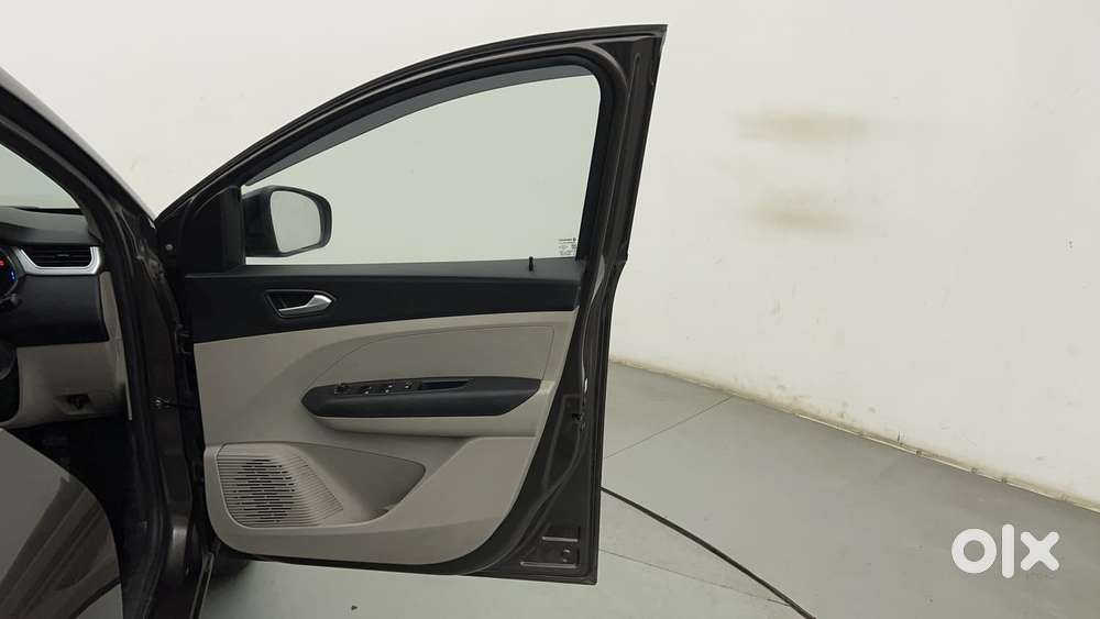 Renault Triber Rxz Easy-r Amt Dual Tone, 2023, Petrol