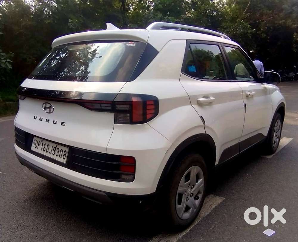 Hyundai Venue 1.2 S (o), 2022, Petrol
