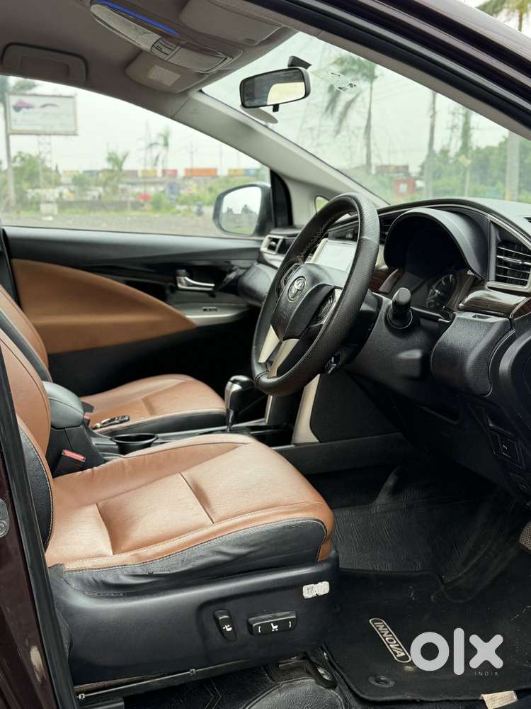 Toyota Innova Crysta 2.8 Zx At 7 Seater, 2016, Diesel