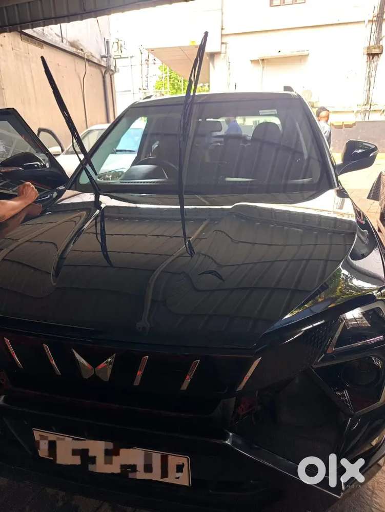 Mahindra Xuv3x0 Ax5 Mt Petrol