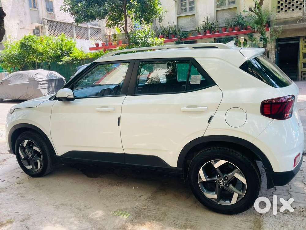 Hyundai Venue 2021 Diesel 90000 Km Driven