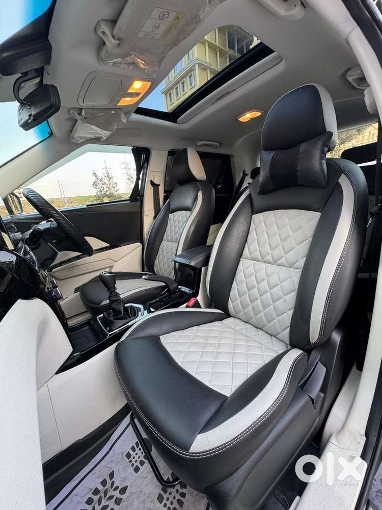 Mahindra Xuv 3xo Ax5 Pm Mt, 2024, Petrol