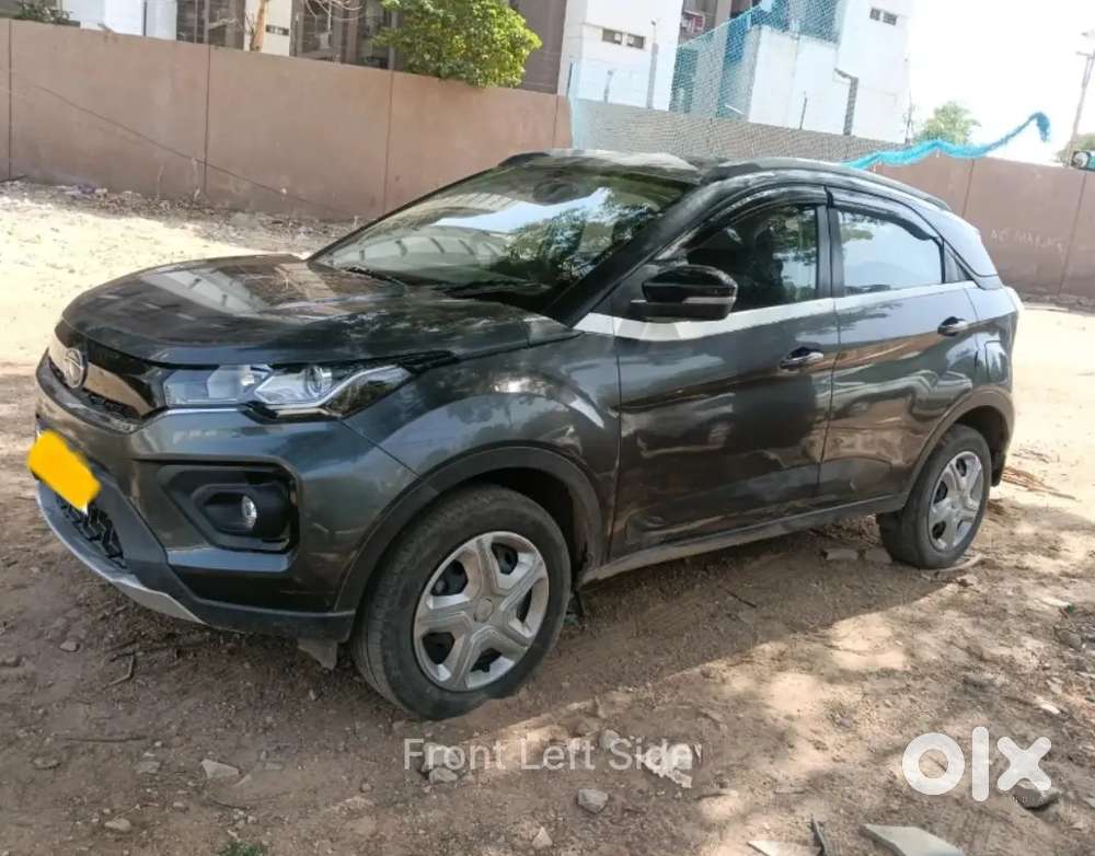 Tata Nexon Xz Petrol 29k Kms 1.2 Revtron