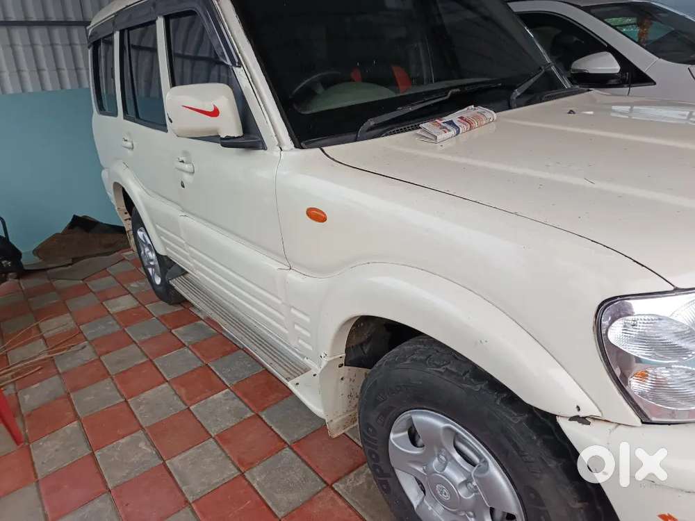Mahindra Scorpio 2005