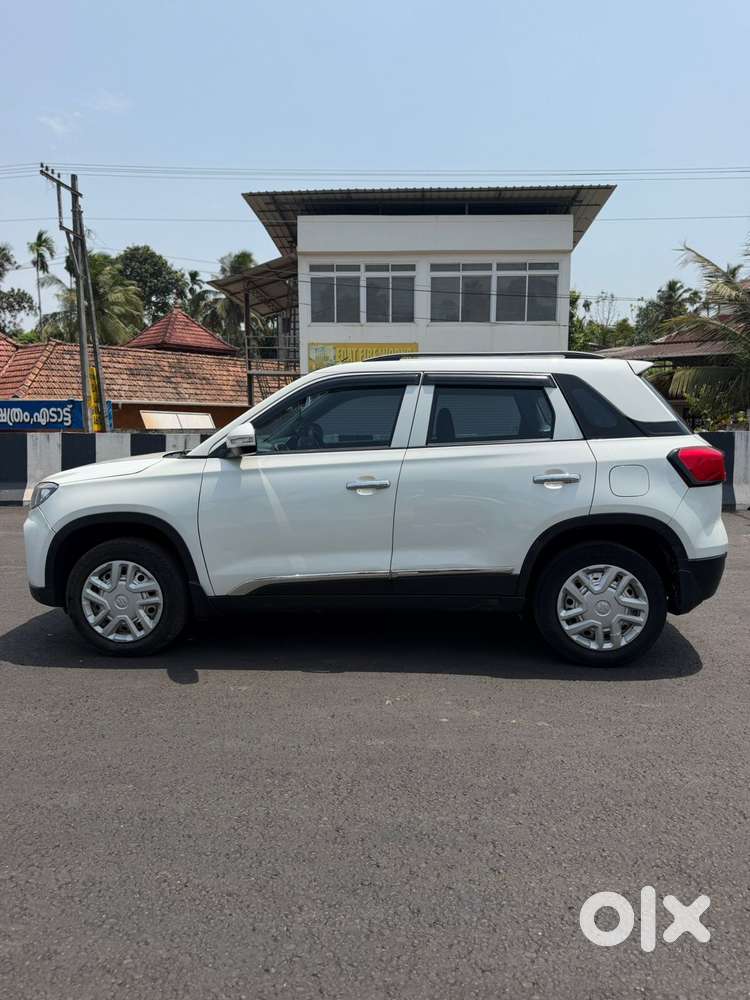 Maruti Suzuki Brezza 1.5 Lxi Smart Hybrid, 2020, Petrol