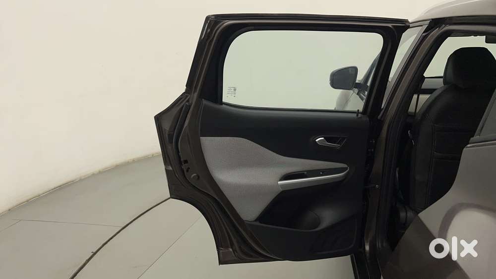 Nissan Magnite 1.0 Xv, 2022, Petrol