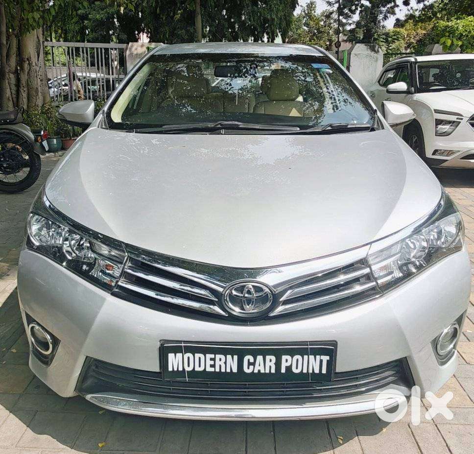 Toyota Corolla Altis Petrol Le, 2015, Petrol