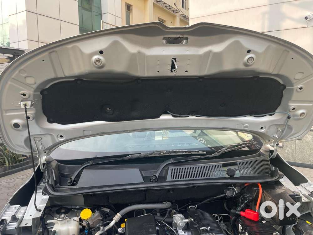 Renault Triber 1.0 Rxe, 2023, Petrol