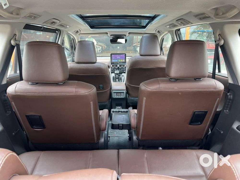 Toyota Innova Hycross 2.0 Zx (o) Hybrid 7 Str, 2023, Petrol