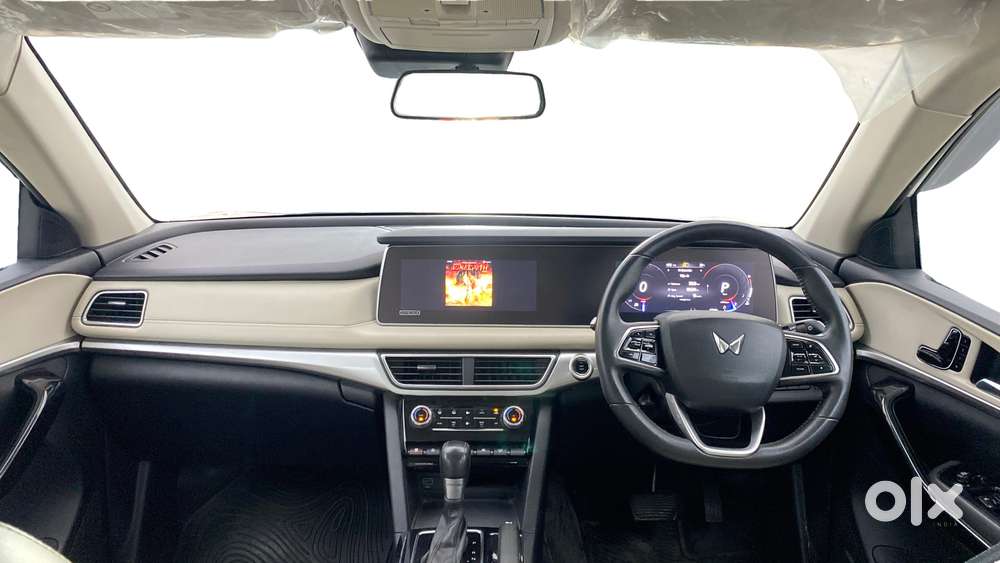 Mahindra Xuv700 2.0 Ax 7 Petrol At Str, 2021, Petrol