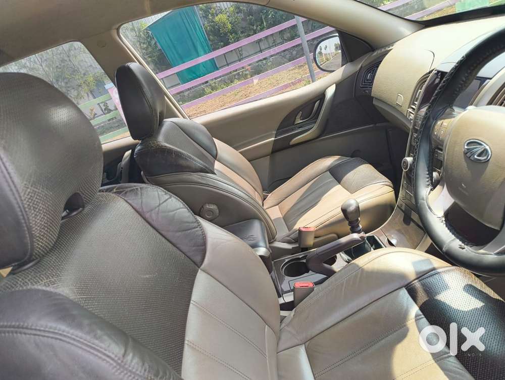 Mahindra Xuv500 W8, 2015