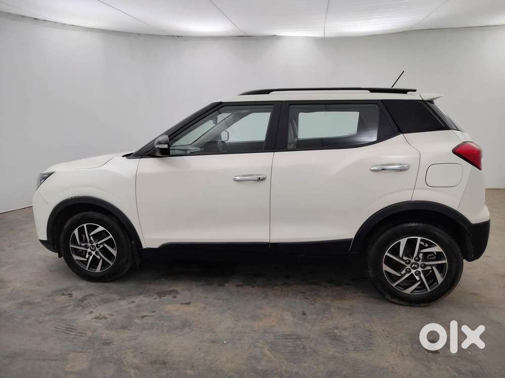 Mahindra Xuv300 1.2 W8 (o) Amt Petrol, 2023, Petrol