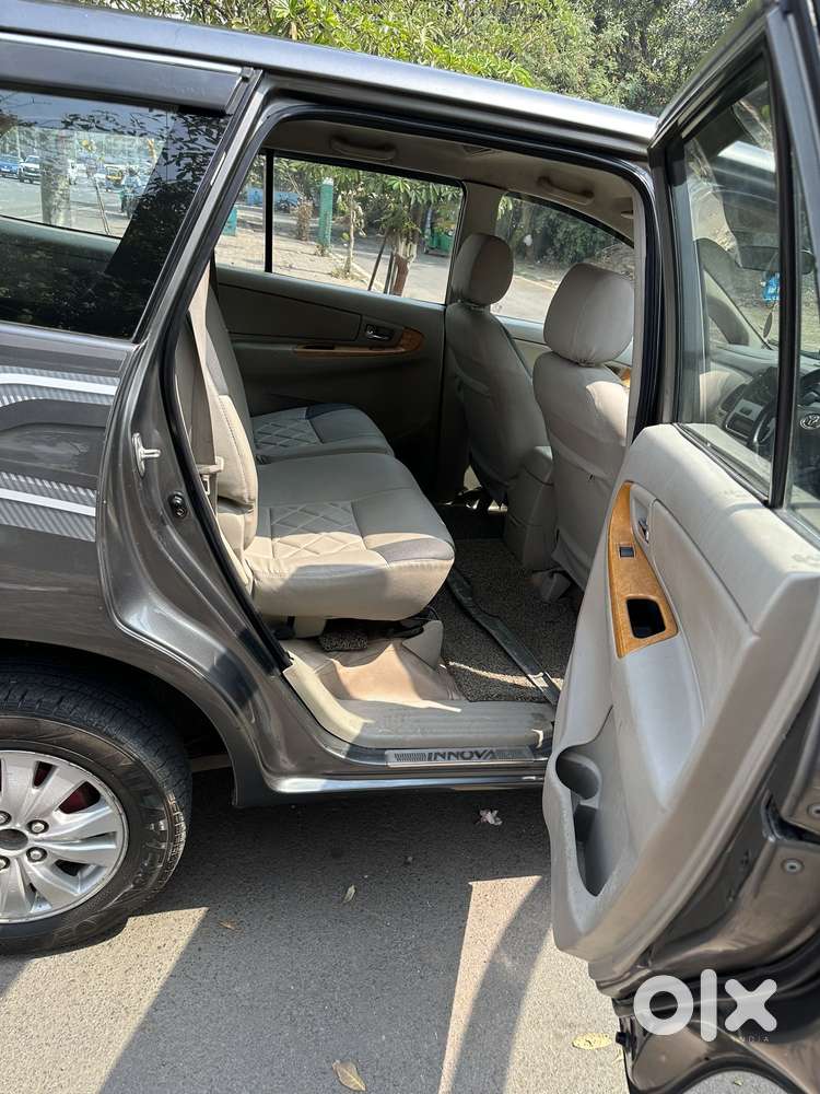 Toyota Innova 2.5 Vx 8 Str Bs-iii, 2010, Diesel