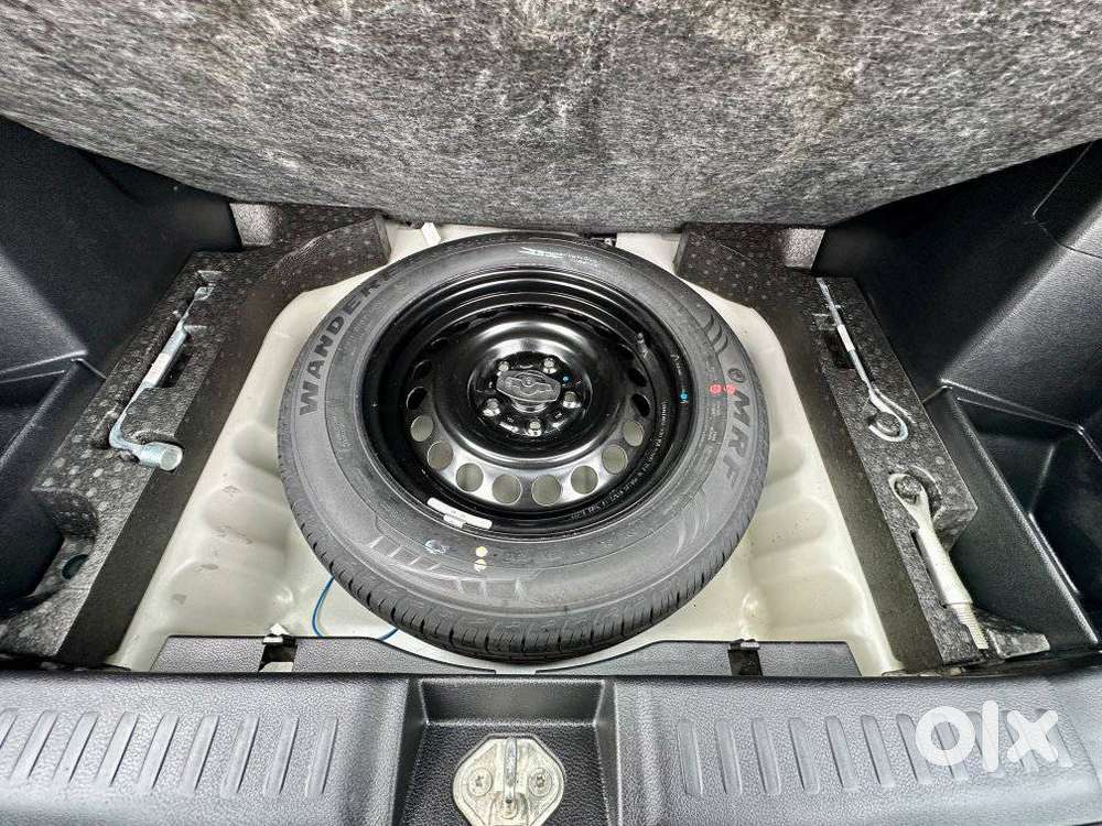 Maruti Suzuki Brezza 1.5 Vxi Smart Hybrid, 2022, Petrol