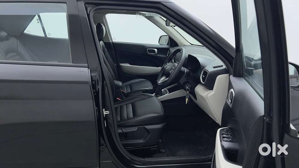 Hyundai Venue 1.2 S (o), 2022, Petrol
