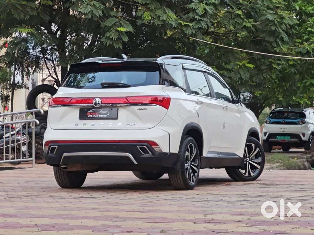 Mg Hector Plus Savvy Pro 1.5 Turbo Petrol Cvt 7 Str Dual Tone, 2023,..