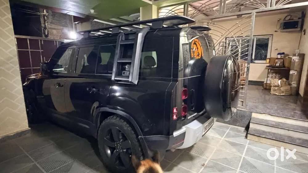 Land Rover Defender 2024