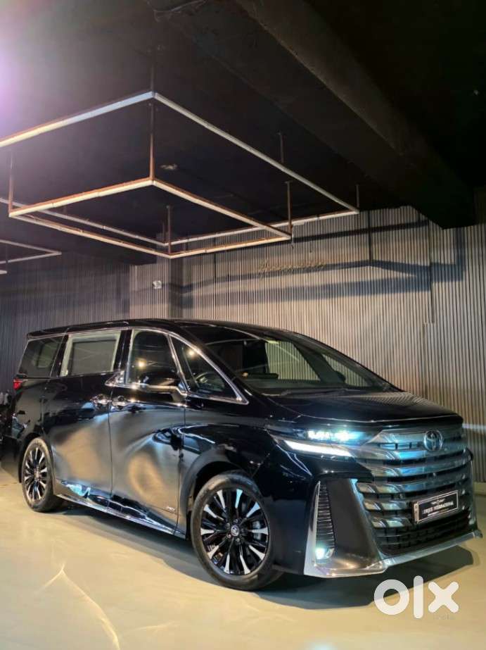 Toyota Vellfire Vip &ndash; Executive Lounge, 2023, Petrol