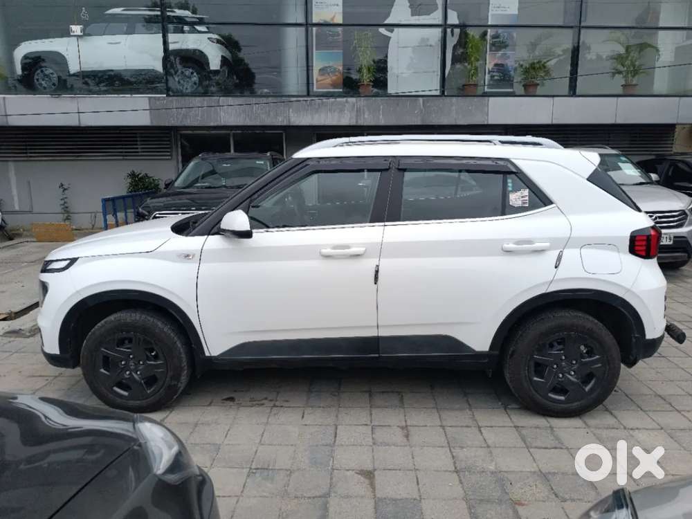 Hyundai Venue, 2025, Petrol
