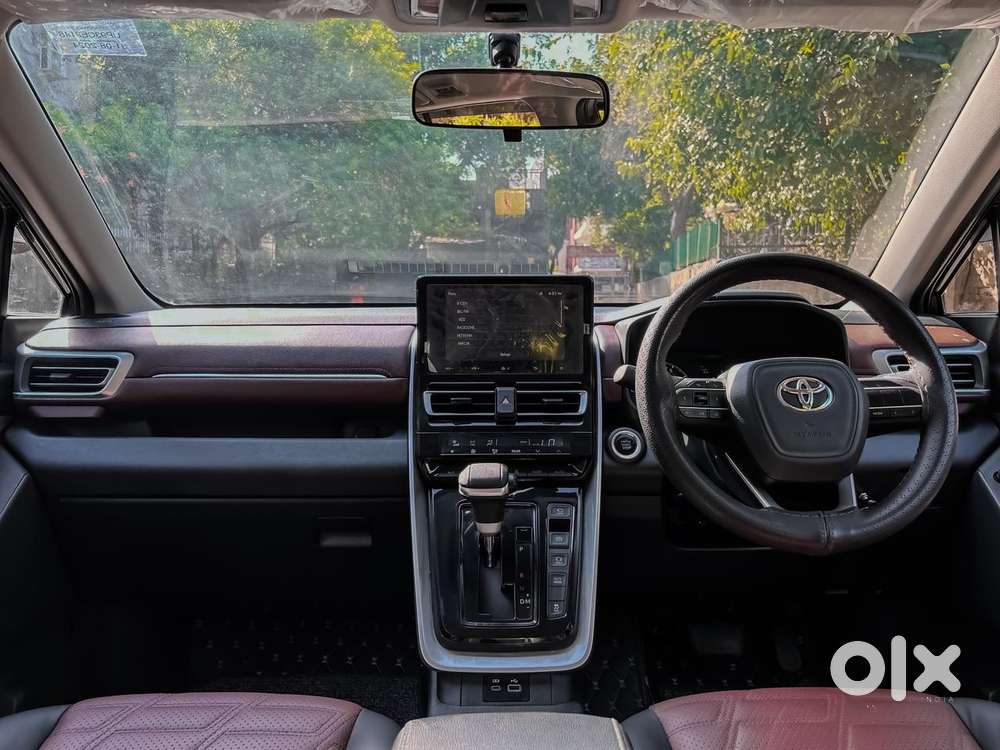 Toyota Innova Hycross Gx (o), 2024, Petrol