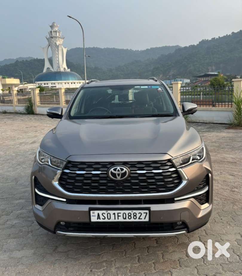 Toyota Innova Hycross 2.0 Zx Hybrid 7 Str, 2023, Petrol