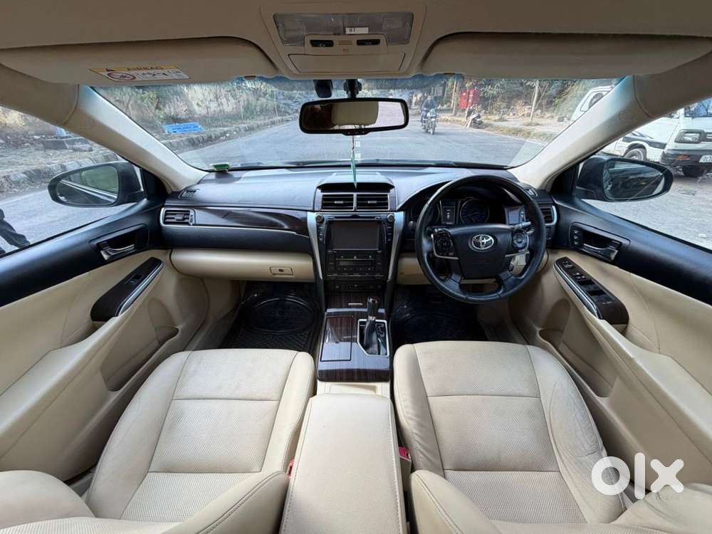 Toyota Camry 2.5 Hybrid, 2017, Cng & Hybrids