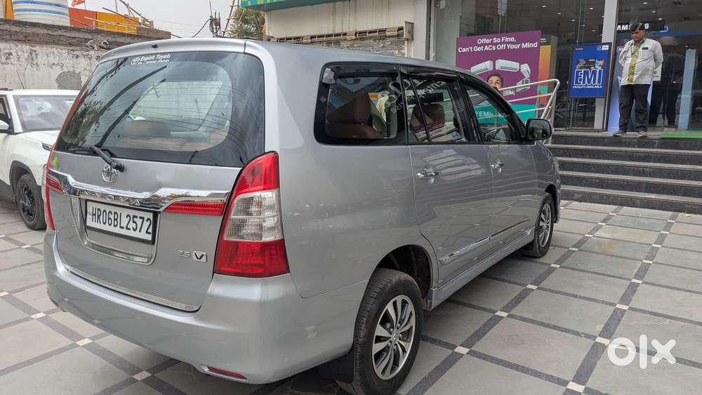Toyota Innova 2.5 Vx 8 Seater Bs Iv, 2015, Diesel
