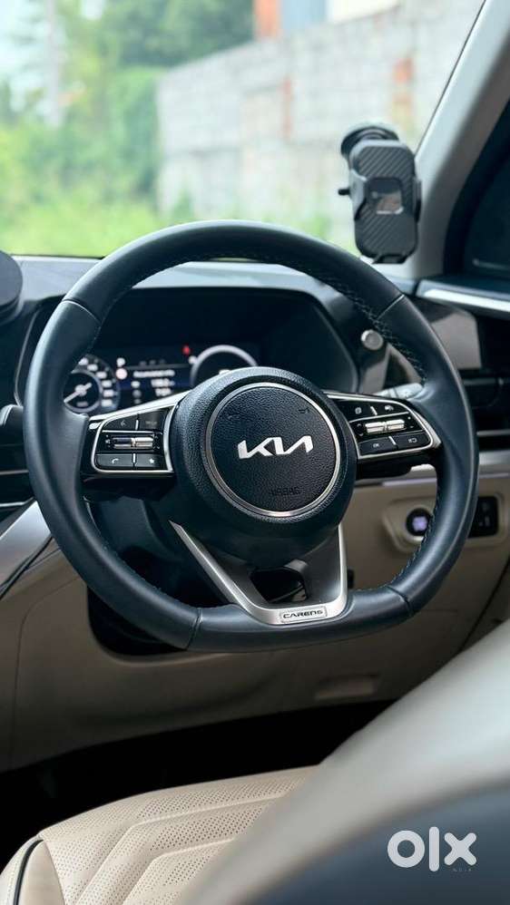 Kia Carens 2024 Petrol Well Maintained