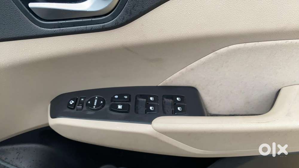 Hyundai Verna 1.6 Vtvt Sx, 2019, Petrol