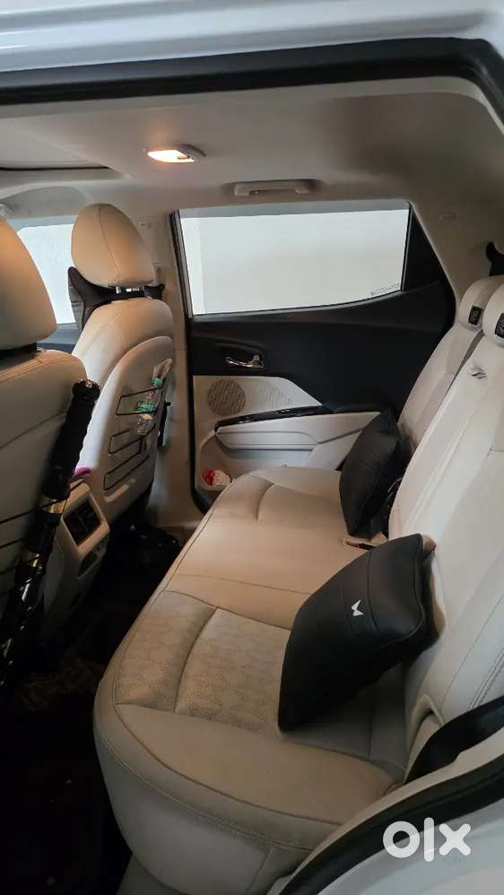 Mahindra Xuv400 Ev 2025 Electric Well Maintained