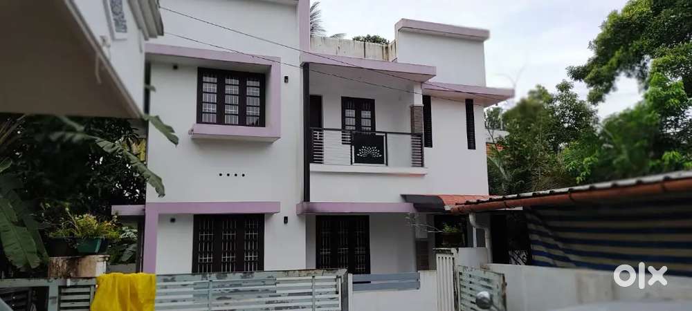 U C college kadupadam. 4 Cent 3 bhk attached 1320 sqft house.
