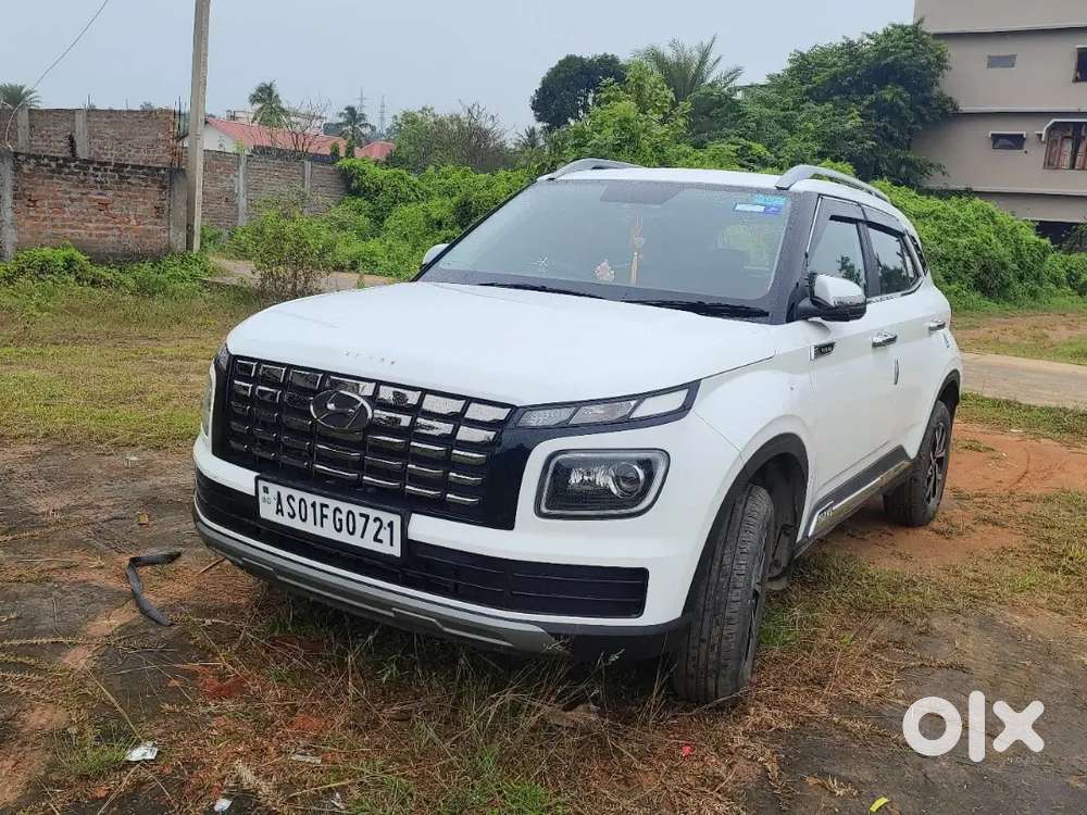 Hyundai Venue 2022 Petrol Well Maintained