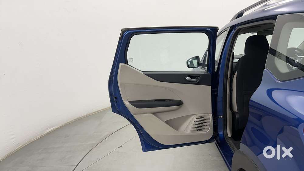 Renault Triber Rxz Easy-r Amt, 2022, Petrol