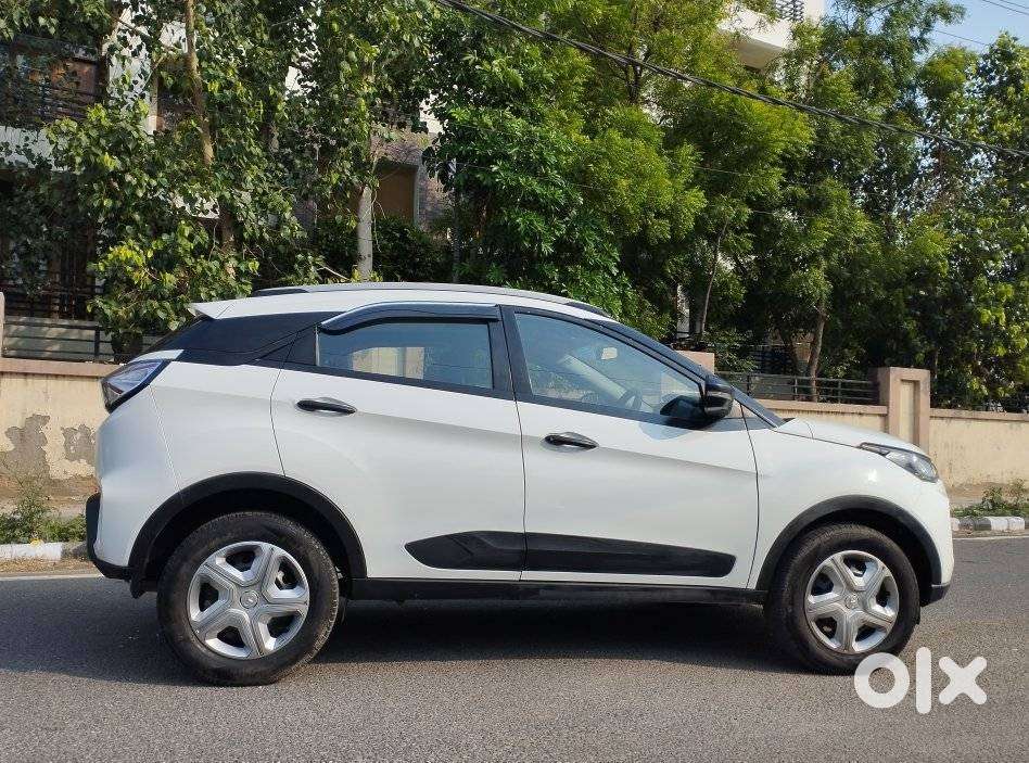 Tata Nexon 1.5 Revotorq Xma Amt (s), 2022, Petrol
