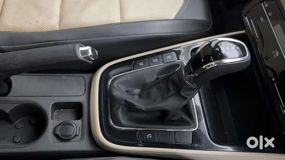 Skoda Slavia 1.0 Tsi Style At, 2022, Petrol