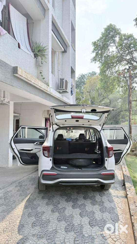 Kia Carens 2023 Petrol Well Maintained