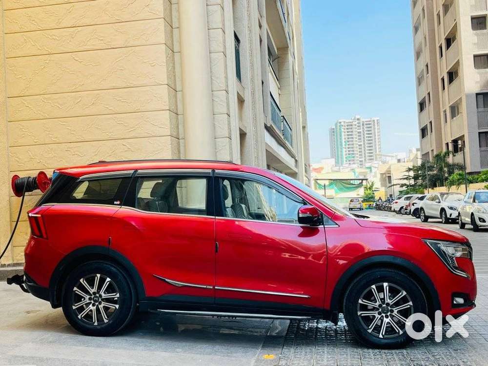 Mahindra Xuv700 2.0 Ax 7 Petrol Mt Str, 2022, Petrol