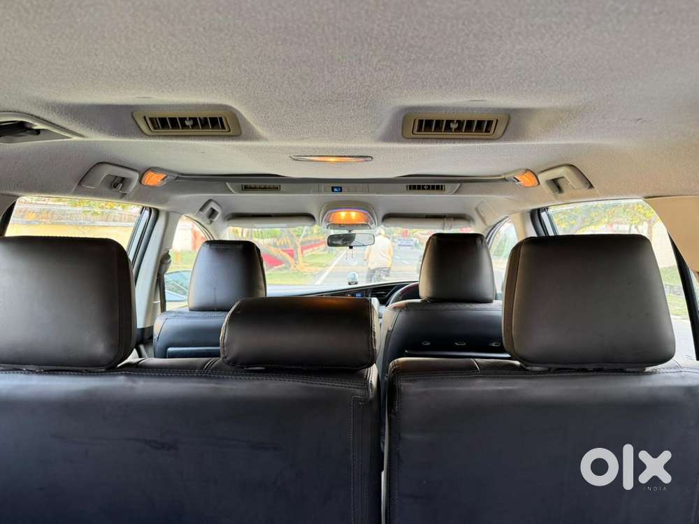 Toyota Innova Crysta 2.4 V 8 Str, 2016, Diesel