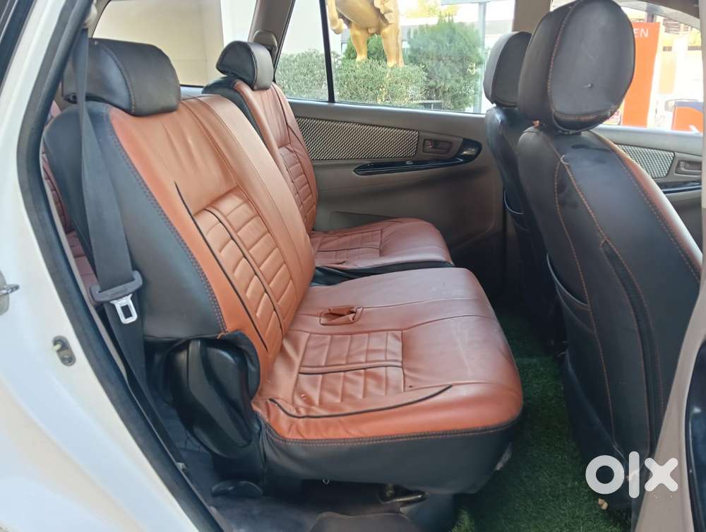 Toyota Innova 2.5 Gx 8 Seater Limited Edition, 2015, Diesel