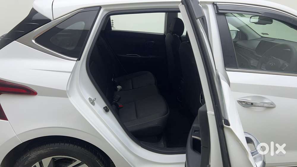 Hyundai I20 Asta (o) 1.2 Ivt, 2023, Petrol