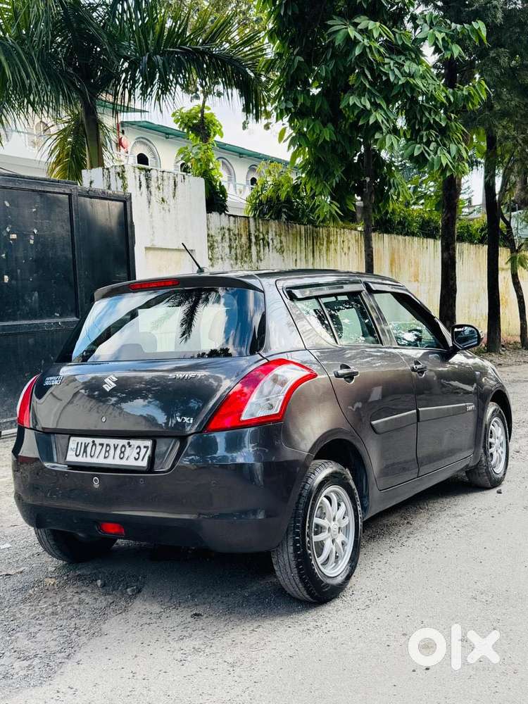 Maruti Suzuki Swift Vxi + Manual, 2017, Petrol