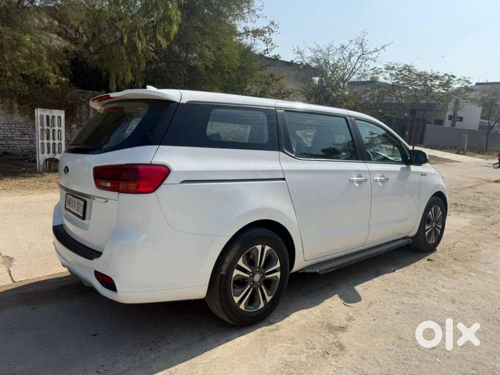 Kia Carnival Premium, 2021, Diesel