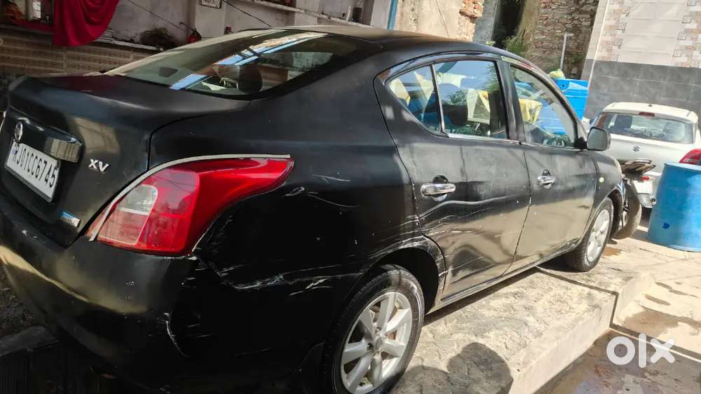 Nissan Sunny 2015