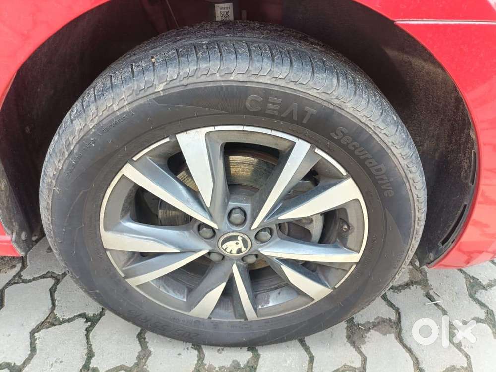 Skoda Slavia Style 1.0l Tsi Mt, 2024, Petrol