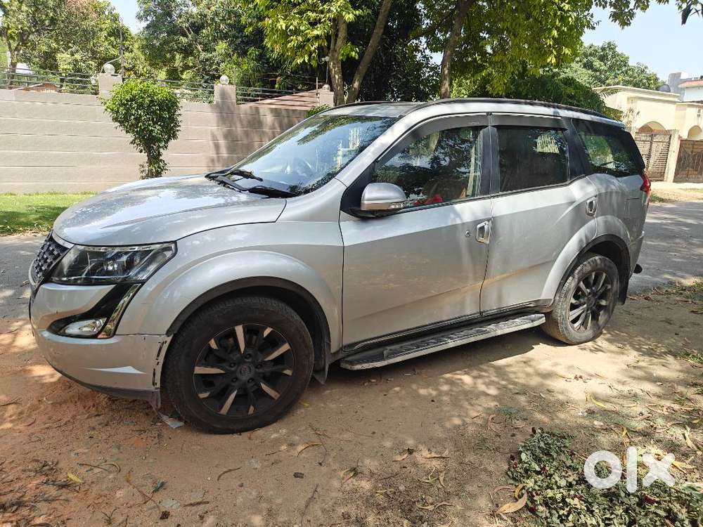 Mahindra Xuv 500 W11 Optional Automatic Silver Colour With Insurance