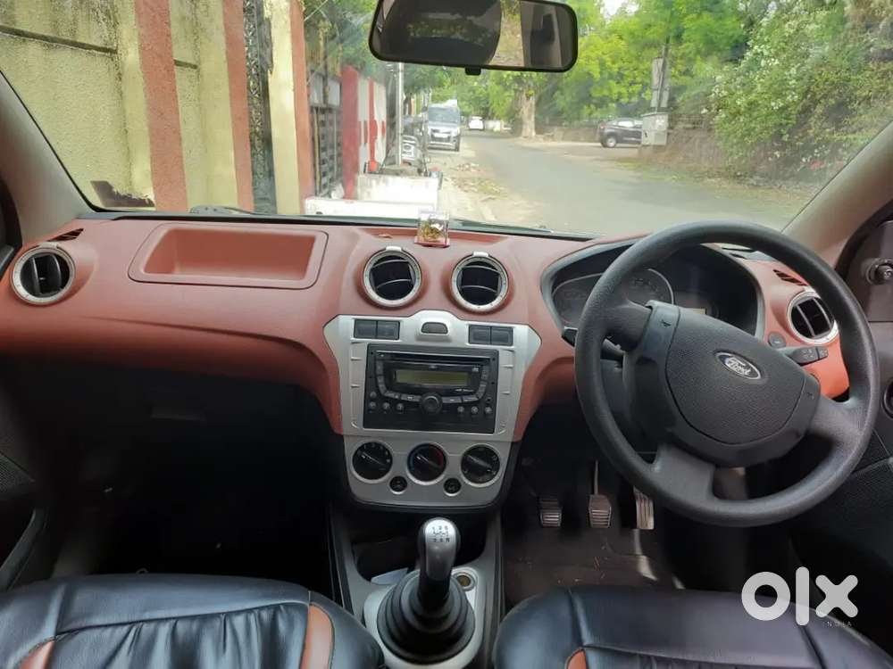 Ford Figo Petrol Titanium 2010